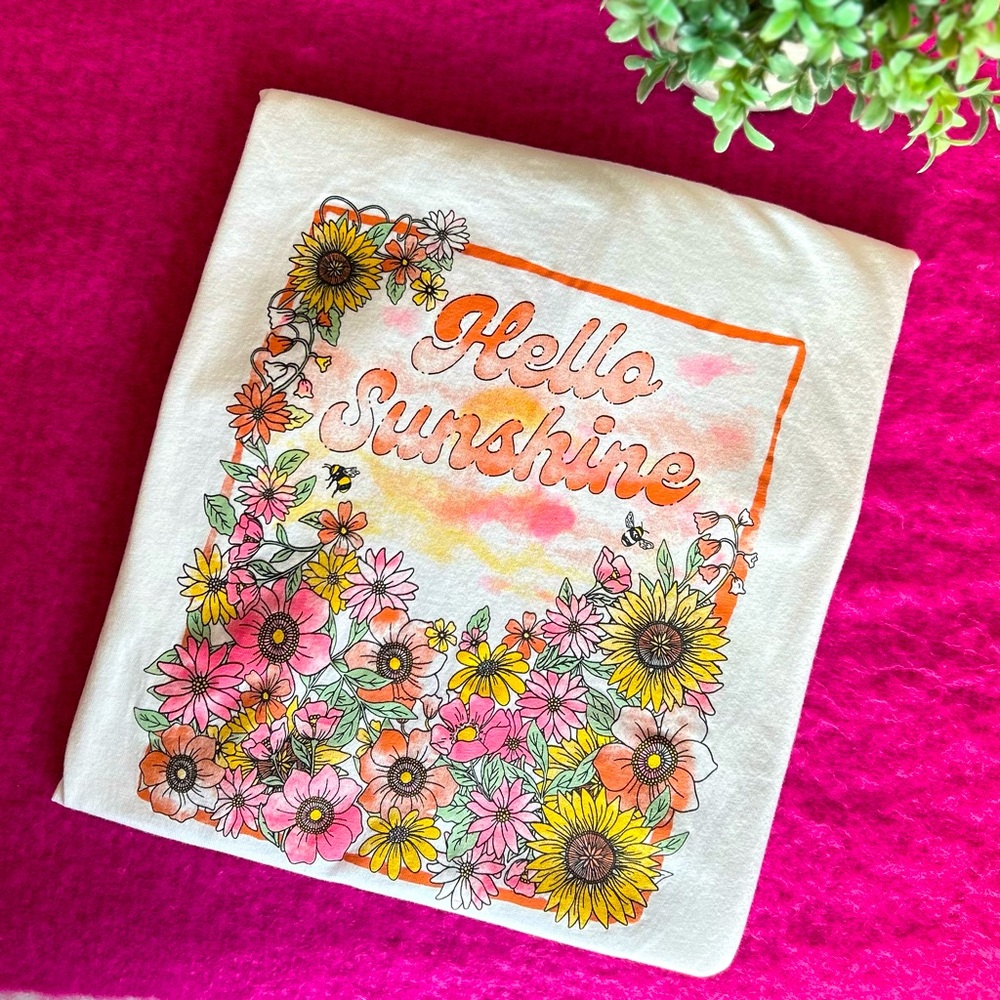 Hello Sunshine T-Shirt 🌸